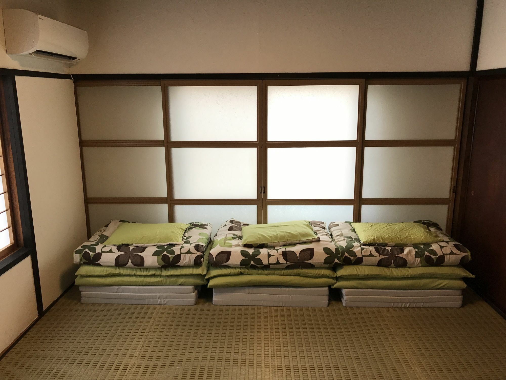 Guesthouse Daruma Takayama  Extérieur photo